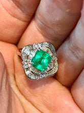 Load image into Gallery viewer, 1.05ct COLOMBIA Vivid Green Emerald
