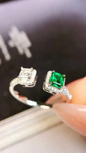 Load image into Gallery viewer, 0.27ct NO OIL Vivid Green Emerald
