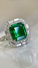 Load image into Gallery viewer, 4.99ct Vivid Green Emerald
