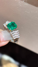 Load image into Gallery viewer, 2.1ct Vivid Green Emerald
