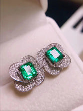 Load image into Gallery viewer, 1.69ct Vivid Green Emerald
