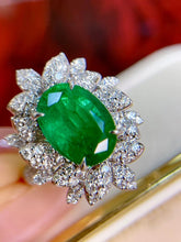 Load image into Gallery viewer, 4.3ct Vivid Green Emerald
