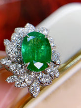 Load image into Gallery viewer, 4.3ct Vivid Green Emerald
