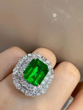 Load image into Gallery viewer, 6.76ct Vivid Green Emerald
