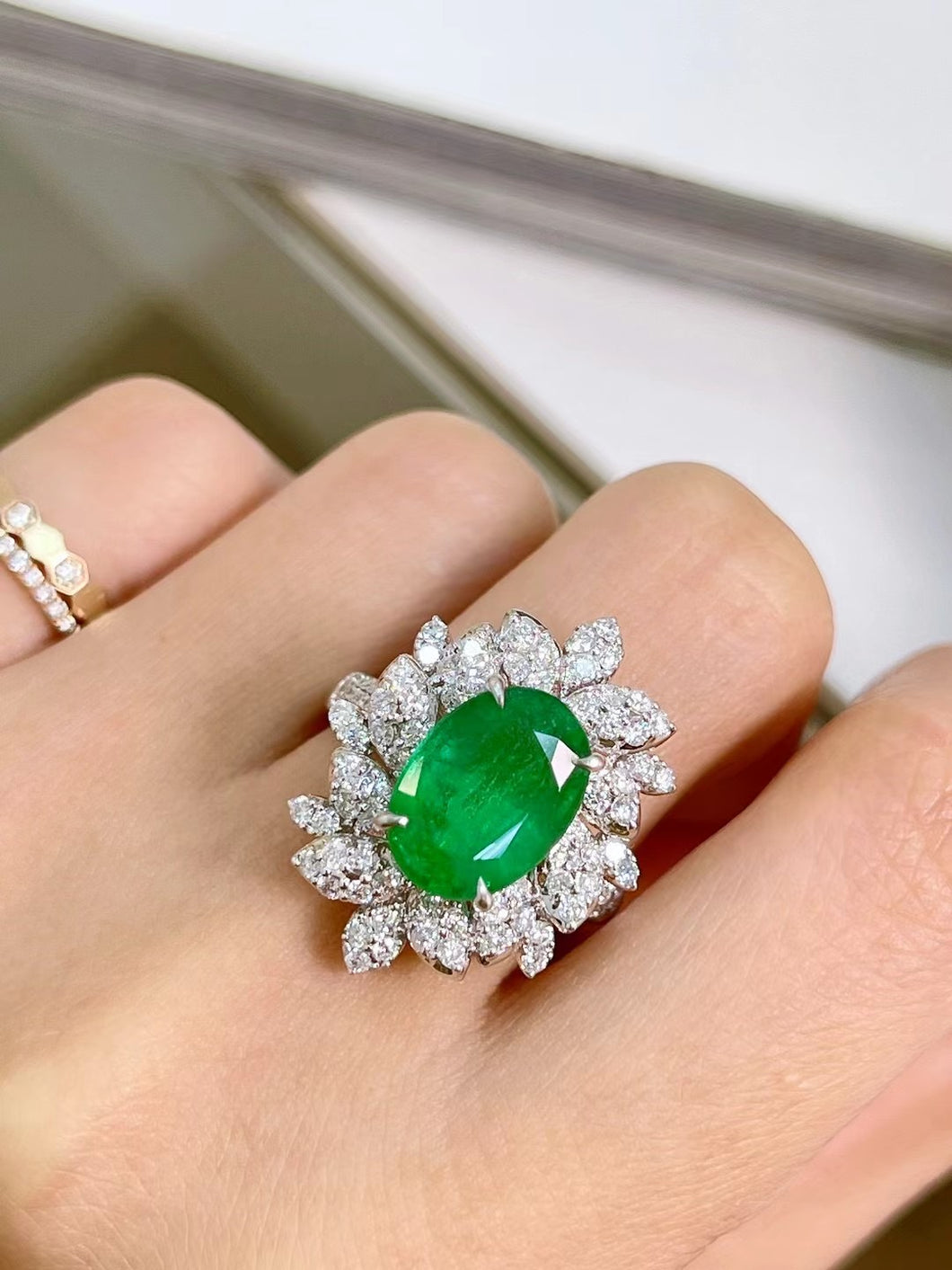 4.3ct Vivid Green Emerald