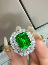 Load image into Gallery viewer, 6.76ct Vivid Green Emerald
