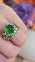 Load and play video in Gallery viewer, 4.1ct Vivid Green Emerald
