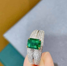 Load image into Gallery viewer, 1.3ct Vivid Green Emerald
