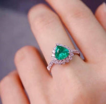 Load image into Gallery viewer, 1.6ct RARE BRAZIL Green Emerald, insignificant Oil! (7.7*8.6)
