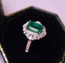 Load image into Gallery viewer, 2.4ct Vivid Green Emerald
