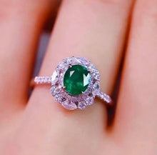 Load image into Gallery viewer, 0.9ct RARE Pakistan SWAT Muzo Green Emerald
