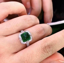 Load image into Gallery viewer, 3.82ct Vivid Green Emerald (7*7)
