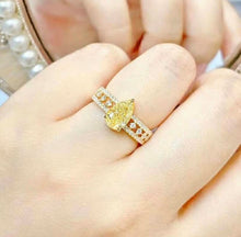 Load image into Gallery viewer, 1.065ct Yellow Diamond
