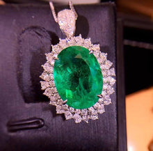 Load image into Gallery viewer, 6.41ct COLUMBIA Vivid Green Emerald
