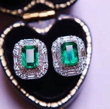 Load image into Gallery viewer, 1.9ct MUZO Green Emerald, INSIGNIFICANT OIL
