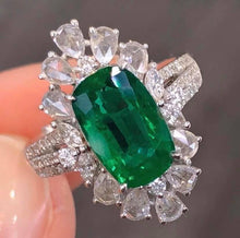 Load image into Gallery viewer, 2.86ct Vivid Green Emerald
