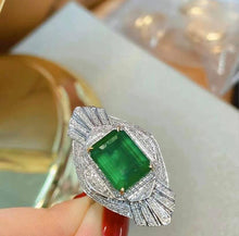 Load image into Gallery viewer, 4.37ct Vivid Green Emerald
