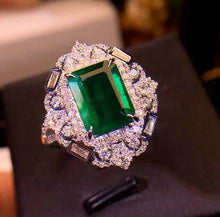 Load image into Gallery viewer, 2.3ct Vivid Green Emerald

