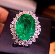 Load image into Gallery viewer, 6.41ct COLUMBIA Vivid Green Emerald
