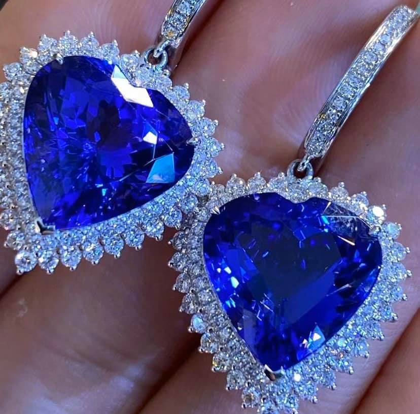 15.32ct 5A Tanzanite