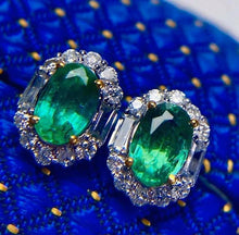 Load image into Gallery viewer, 1.3ct Vivid Green Emerald
