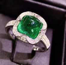 Load image into Gallery viewer, 3.82ct Vivid Green Emerald (7*7)
