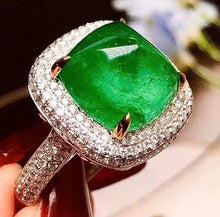 Load image into Gallery viewer, 7.63ct Vivid Green Emerald
