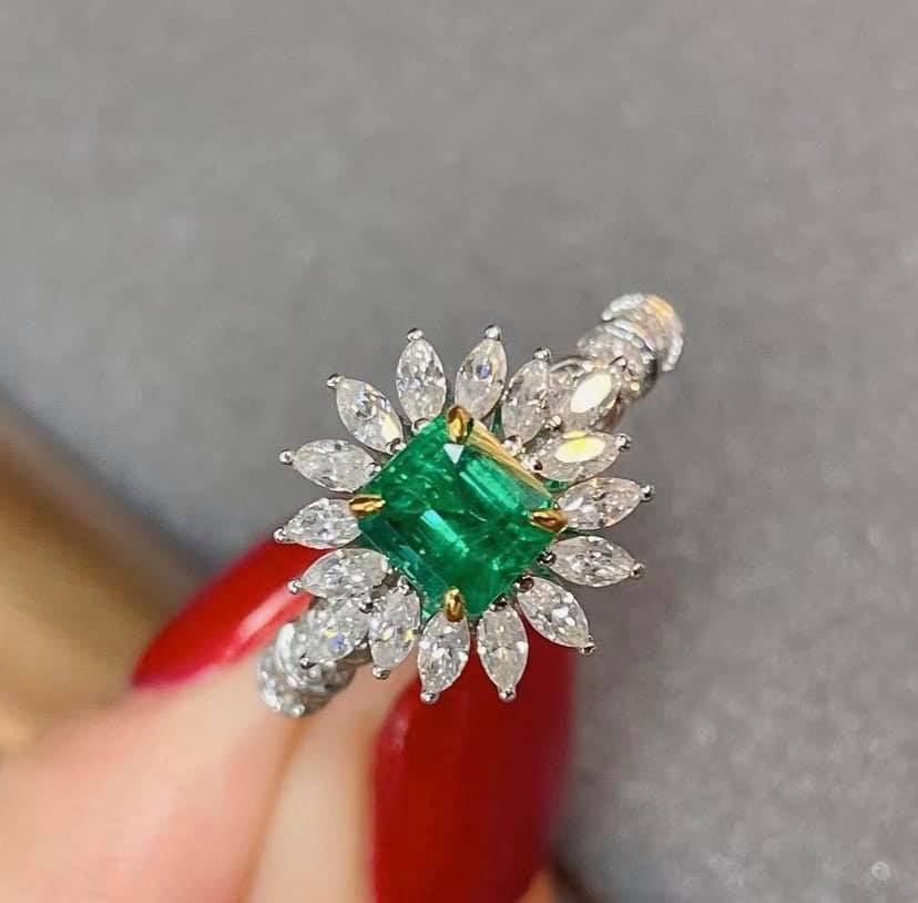 0.65ct Vivid Green Emerald