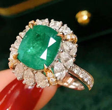 Load image into Gallery viewer, 3.45ct Columbia Vivid Green Emerald
