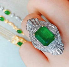 Load image into Gallery viewer, 4.37ct Vivid Green Emerald
