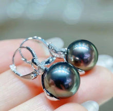 Load image into Gallery viewer, 11.8mm Aurora Peacock Green Tahitian Pearls, Full Round
