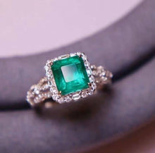 Load image into Gallery viewer, 1.95ct Vivid Green Emerald
