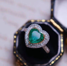 Load image into Gallery viewer, 2.1ct RARE HEART Vivid Green Emerald
