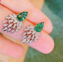 Load image into Gallery viewer, 1.3ct Vivid Green Emerald
