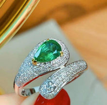 Load image into Gallery viewer, 1.1ct Vivid Green Emerald
