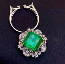 Load image into Gallery viewer, 4.2ct COLUMBIA Vivid Green Emerald (near MUZO color)
