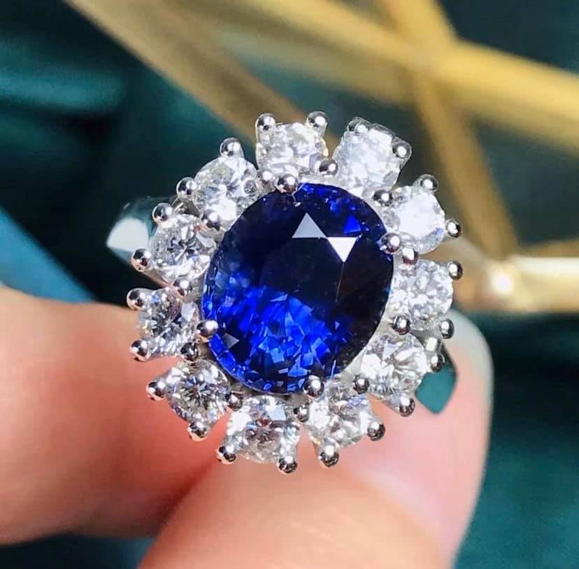 4.33ct Unheated Royal Blue Sapphire