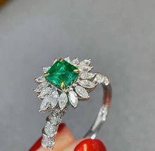 Load image into Gallery viewer, 0.65ct Vivid Green Emerald
