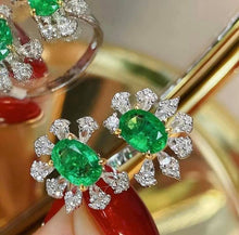 Load image into Gallery viewer, 1.5ct Vivid Green Emerald
