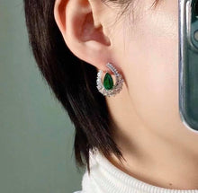 Load image into Gallery viewer, 5.5ct Vivid Green Emerald
