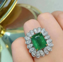 Load image into Gallery viewer, 5.65ct Vivid Green Emerald
