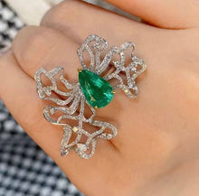 Load image into Gallery viewer, 2.8ct Vivid Green Emerald
