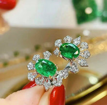 Load image into Gallery viewer, 1.5ct Vivid Green Emerald
