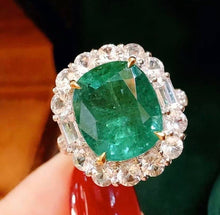Load image into Gallery viewer, 6.1ct Vivid Green Emerald
