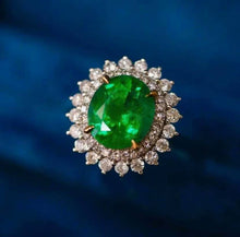 Load image into Gallery viewer, 1.97ct Vivid Green Emerald
