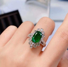 Load image into Gallery viewer, 2.86ct Vivid Green Emerald
