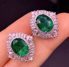 Load image into Gallery viewer, 6.72ct Vivid Green Emerald
