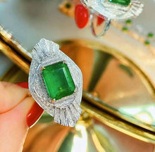 Load image into Gallery viewer, 4.37ct Vivid Green Emerald
