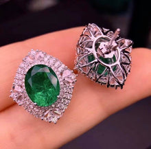 Load image into Gallery viewer, 6.72ct Vivid Green Emerald
