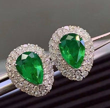 Load image into Gallery viewer, 1.58+1.59ct VIBRANT BRILLIANCE VERDANT Green Emerald
